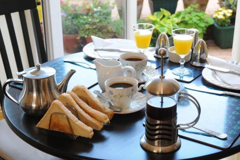 breakfast table3 scaled e1716378935261 768x512