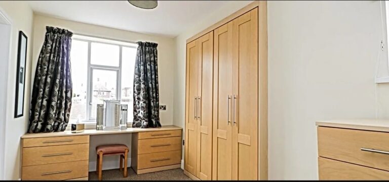expanse apartments gansey girl wardrobes 768x361