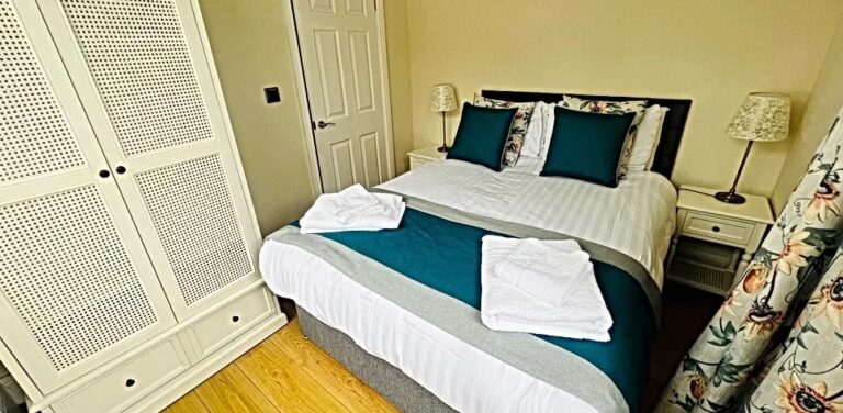 fishermans friend bed2 expanse apartments 768x376