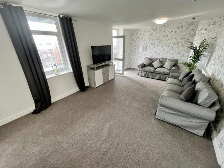 lounge booking 768x576