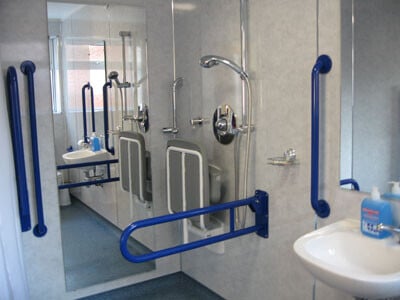 pride n joy accommodation featured on Bridlington net wetroom 1
