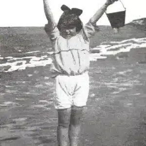 girl featured on bridlington history pages on bridlington net 198x267 gigapixel standard scale 4 00x 300x300 1